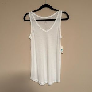 NWT v-neck Tank Top